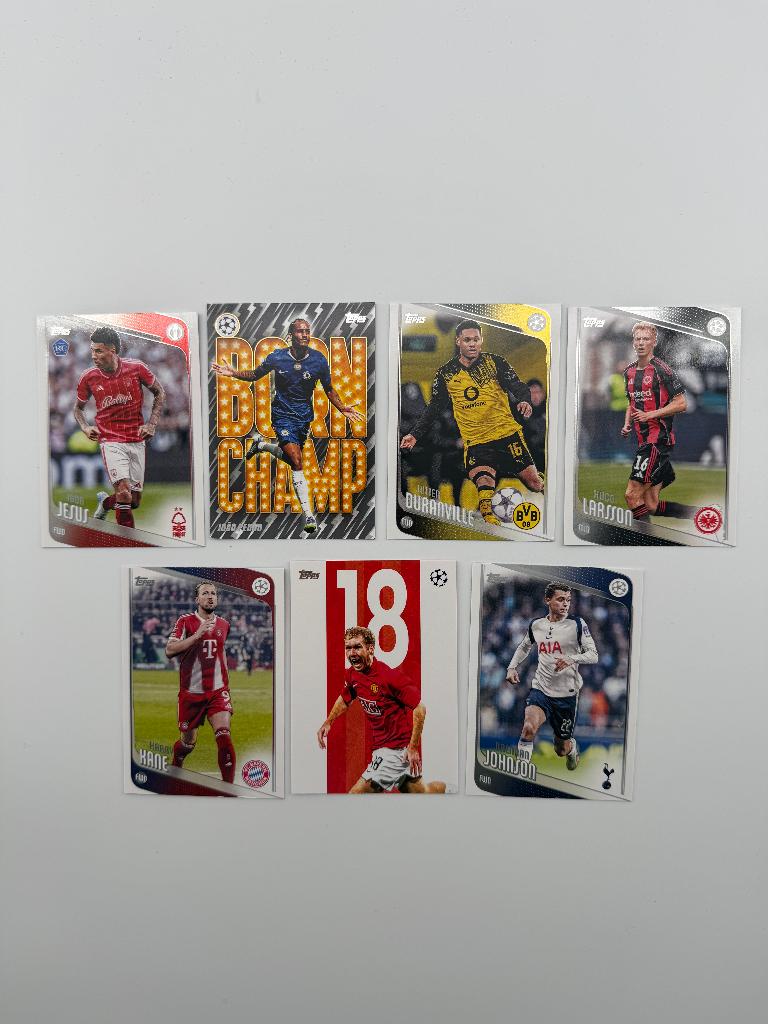 2025-26 Topps UEFA Japan Edition Football Cards, Ophalen of Verzenden, Zo goed als nieuw, Buitenlandse clubs, Poster, Plaatje of Sticker