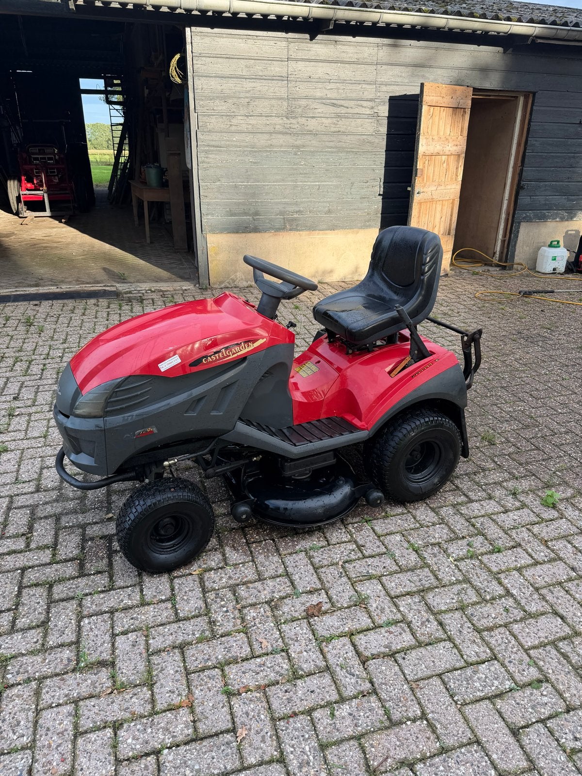 Castelgarden zitmaaier - met elektrisch kiep systeem!!