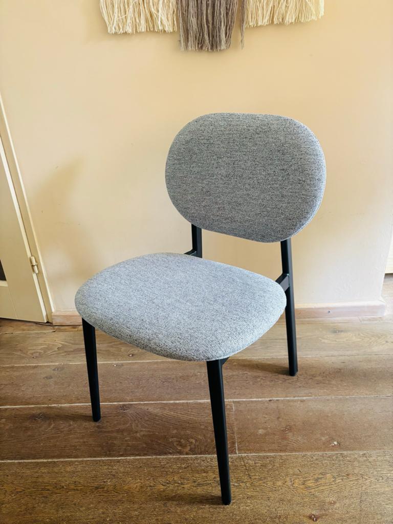Zuiver eetkamerstoel Spike in grijs, Huis en Inrichting, Stoelen, Ophalen, Zo goed als nieuw, Eén, Stof