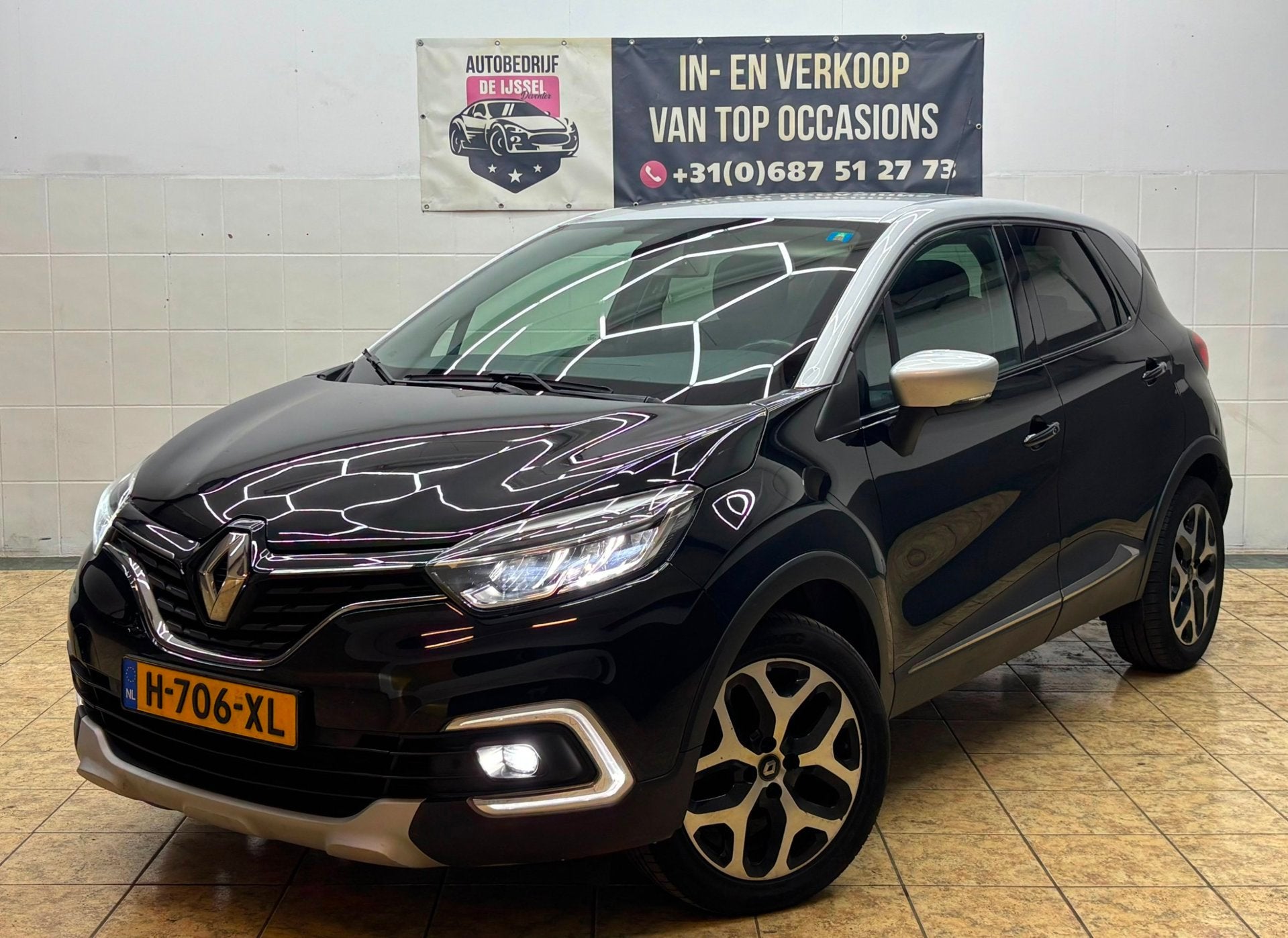 Renault Captur 0.9 TCe Intens / 1STE EIG / GARANTIE /, Auto's, Voorwielaandrijving, 898 cc, Stof, Gebruikt