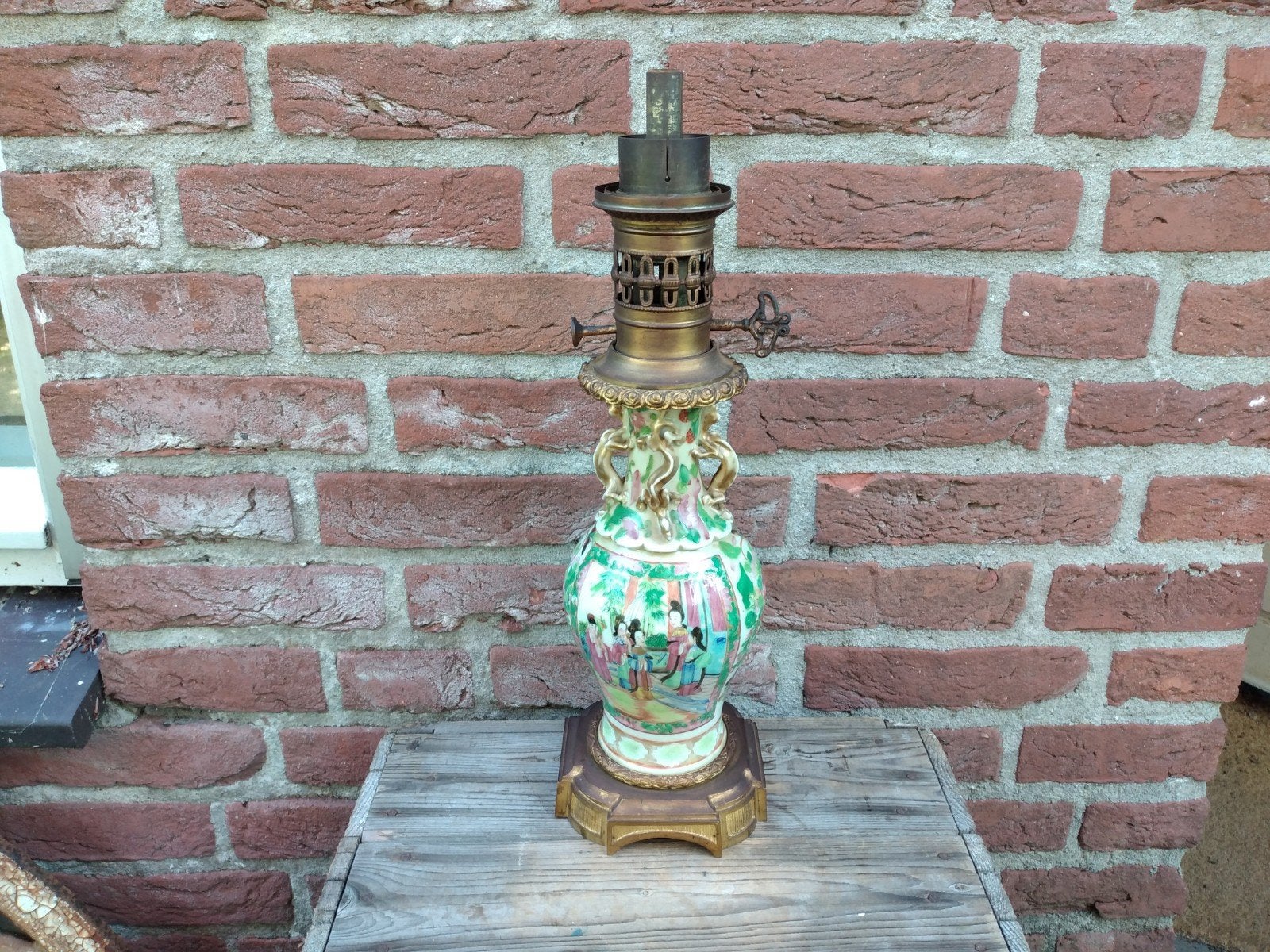 Antieke chinese famille rose porseleinen olielamp, Ophalen