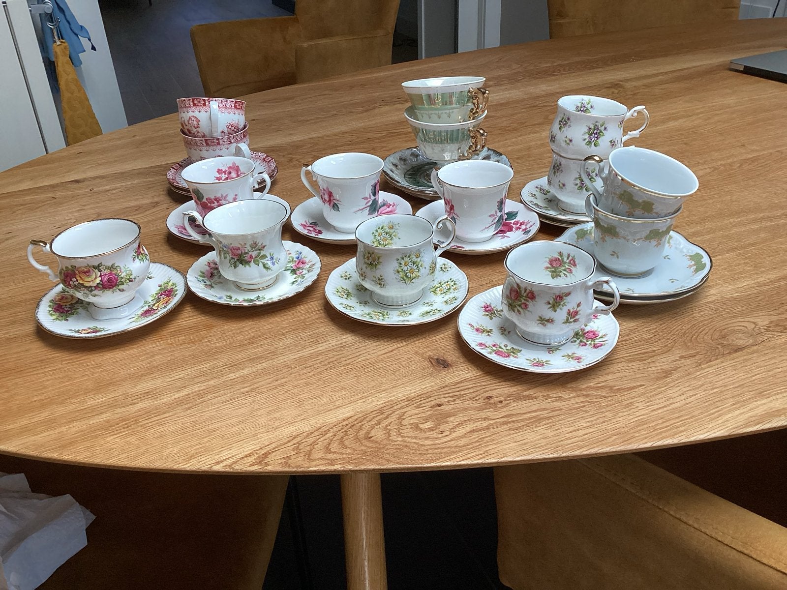 Diverse theekopjes en schotels - Vintage collectie, Ophalen
