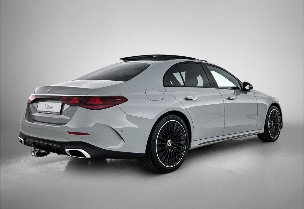 Mercedes-Benz E-Klasse 300 e Sport Edition | Premium Plus pa, Auto's, Mercedes-Benz, Automaat, Zwart, Stoelverwarming, Bedrijf