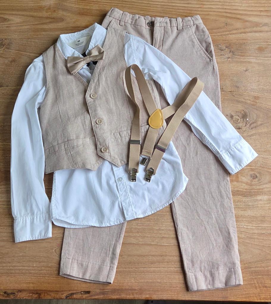 H&M set met giletje, broek, blouse, bretels en strik, Kinderen en Baby's, Kinderkleding | Maat 122, Gebruikt, H&M, Ophalen of Verzenden