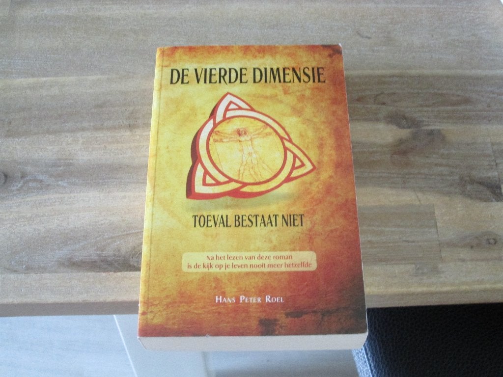 de vierde dimensie Hans Peter Roel, Boeken, Ophalen of Verzenden, Zo goed als nieuw, Overige onderwerpen, Achtergrond en Informatie