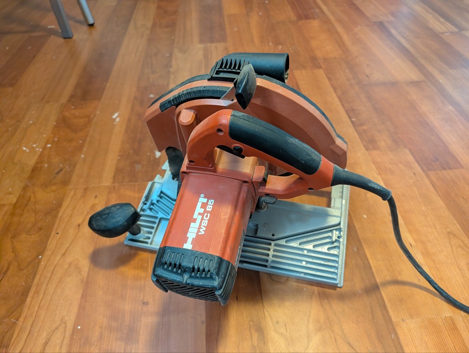 Hilti cirkelzaag - zeer goede staat, Cirkelzaag, 70 mm of meer, Zo goed als nieuw, 1200 watt of meer