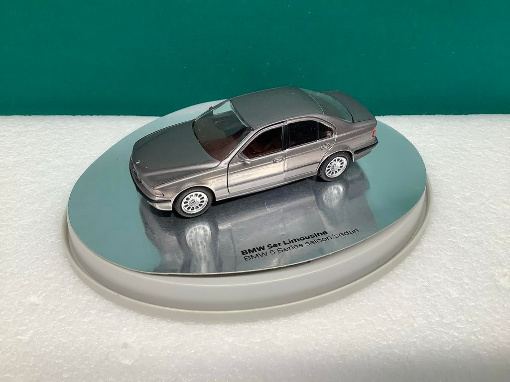 Schabak BMW 5 Serie Limousine 1:43 Collectors Model, Ophalen of Verzenden, Zo goed als nieuw, Auto