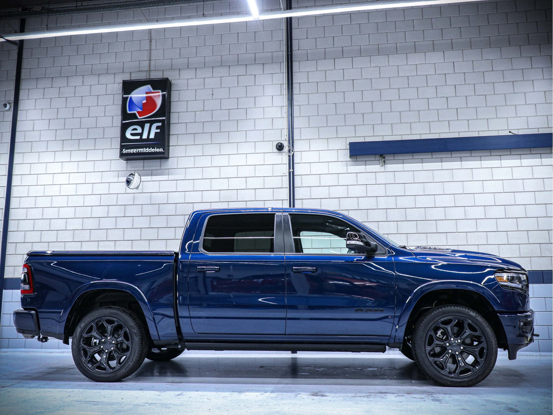 Dodge Ram 1500 Crew Cab Limited Night Edition | Luchtvering, Automaat, Gebruikt, Blauw, Bedrijf