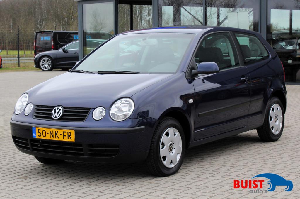 Volkswagen Polo 1.4-16V Comfortline 370km! NL-auto! 1e eig.!, Stof, Zwart, Metallic lak, Blauw
