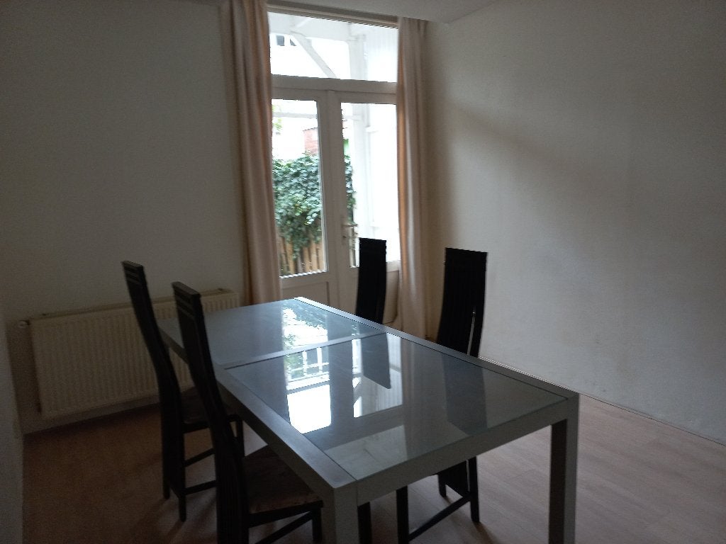 tafel met vier stoelen., Ophalen, Gebruikt, 50 tot 100 cm, Vijf personen of meer