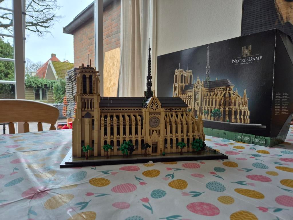 Lego Architecture Notre Dame, Ophalen