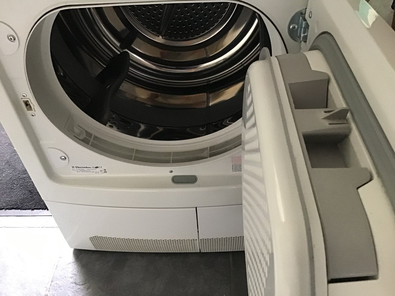 Zanussi electrolux condensdroger, Ophalen, 6 tot 8 kg, Zo goed als nieuw, 85 tot 90 cm