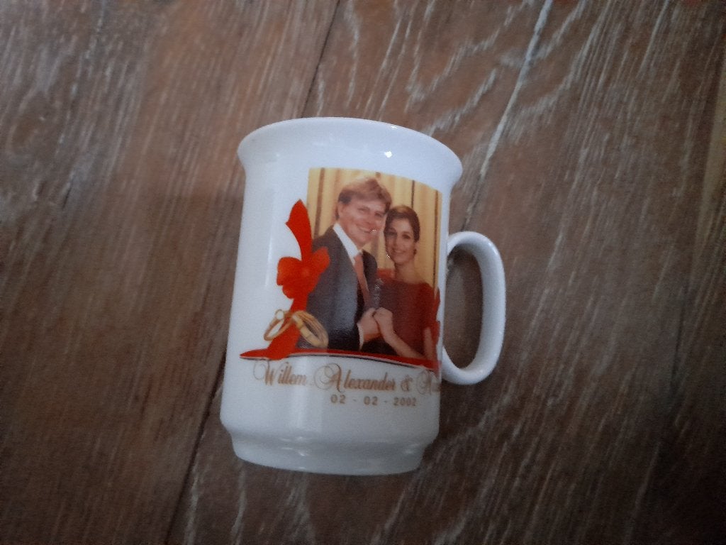 NIEUW MOK WILLEM ALEXANDER EN MAXIMA 02-02-2002, Keramiek, Nieuw, Overige stijlen, Mok