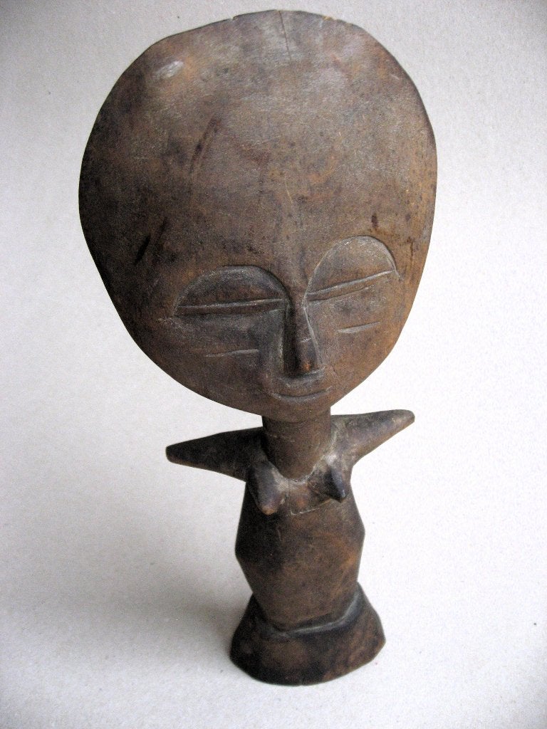 Akuba vruchtbaarheidspop handgemaakt jaren 50, Antiek en Kunst, Kunst | Niet-Westerse kunst, Hout, Bruin, Afrika, Ophalen of Verzenden