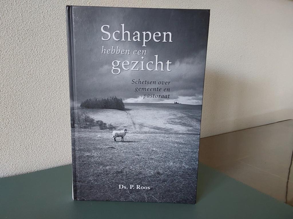 Ds. P. Roos  / Christelijke Gereformeerde kerk, Ophalen of Verzenden, Zo goed als nieuw