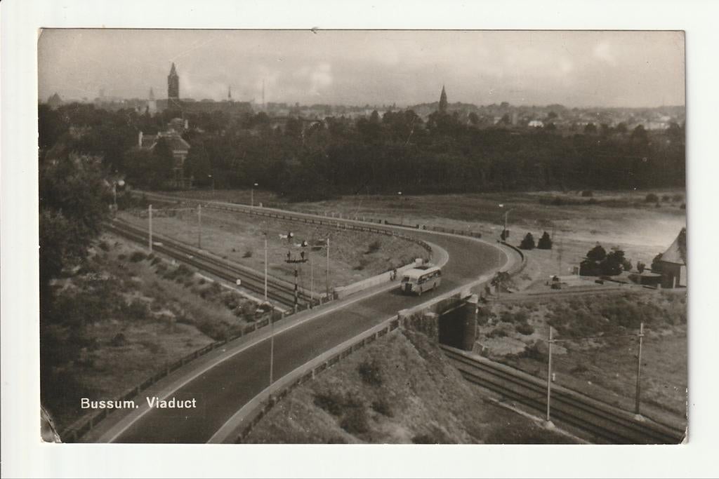 BUSSUM VIADUCT GOOISCHE TRAMWEGEN MERCEDES DEN OUDSTEN BUS, Ophalen of Verzenden, 1940 tot 1960, Gelopen, Noord-Holland