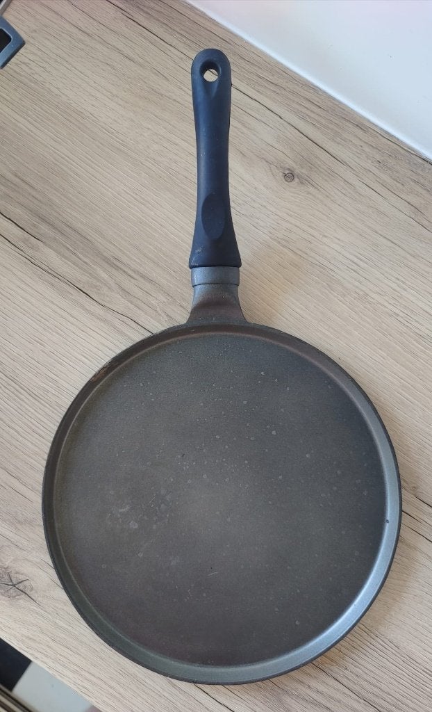 Aeternum pannenkoekenpan 33 cm - 2 stuks, Huis en Inrichting, Keuken | Potten en Pannen, Antiaanbaklaag, Aluminium, Zo goed als nieuw