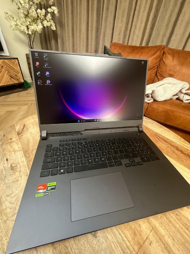 ASUS ROG Strix G713PI, Computers en Software, Windows Laptops, Zo goed als nieuw, 17 inch of meer, SSD, 3 tot 4 Ghz, 32 GB, Qwerty