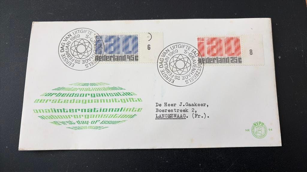 Fdc 94 anders geplakt, Postzegels en Munten, Postzegels | Eerstedagenveloppen, Ophalen of Verzenden, Beschreven, Nederland