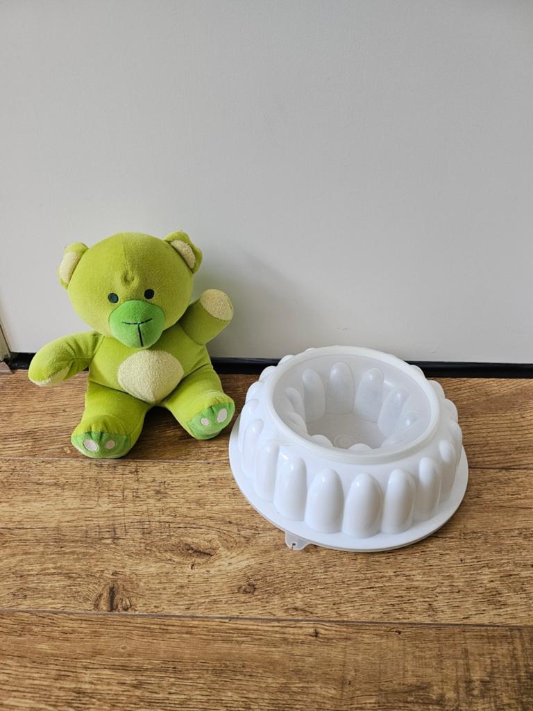 Tupperware witte puddingvorm, Huis en Inrichting, Keuken | Tupperware, Zo goed als nieuw, Overige typen, Wit, Ophalen of Verzenden