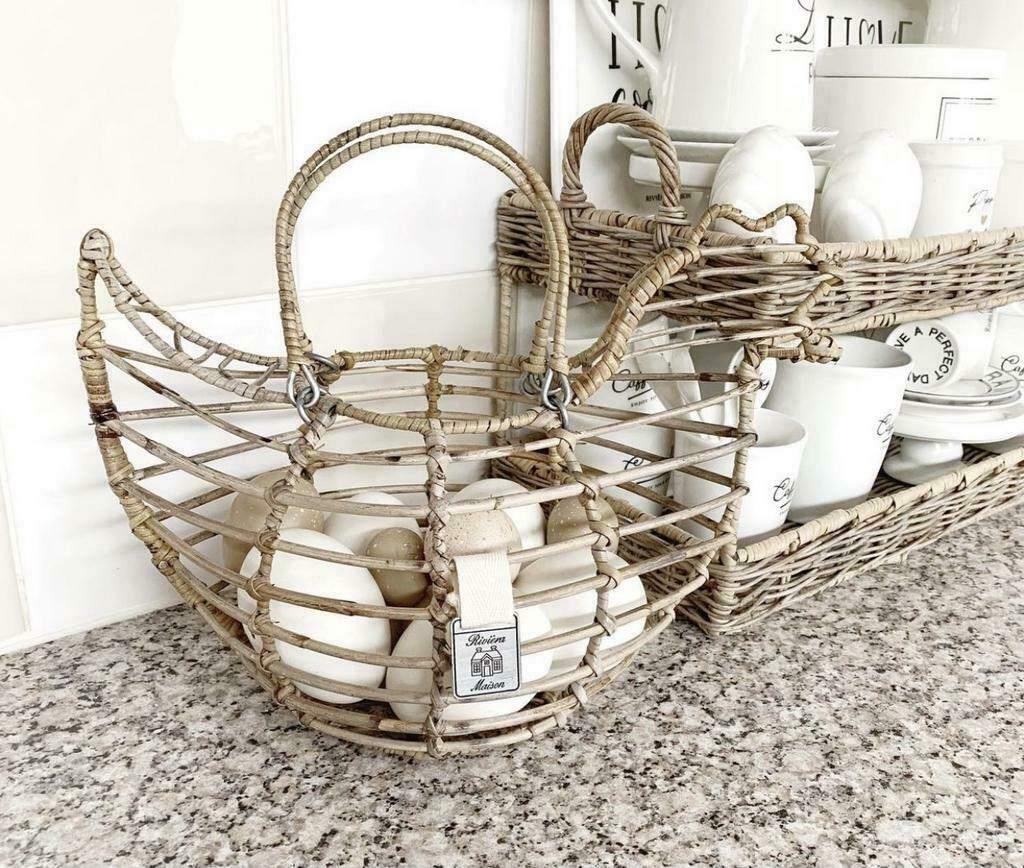 Riviera Maison Rattan Kip Eiermand Egg Holder Nieuw, Huis en Inrichting, Mand, Rond, Nieuw, Ophalen of Verzenden