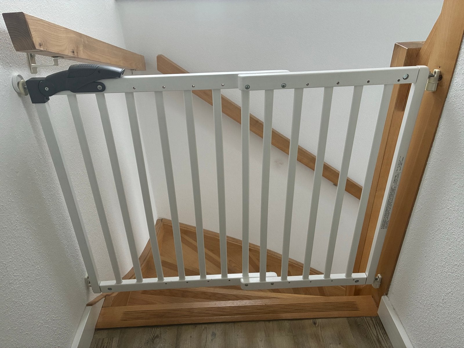 Veiligheidshekje voor trap - wit, uitschuifbaar, Kinderen en Baby's, Traphekjes, Ophalen, Gebruikt, 100 tot 115 cm, Schroefhekje