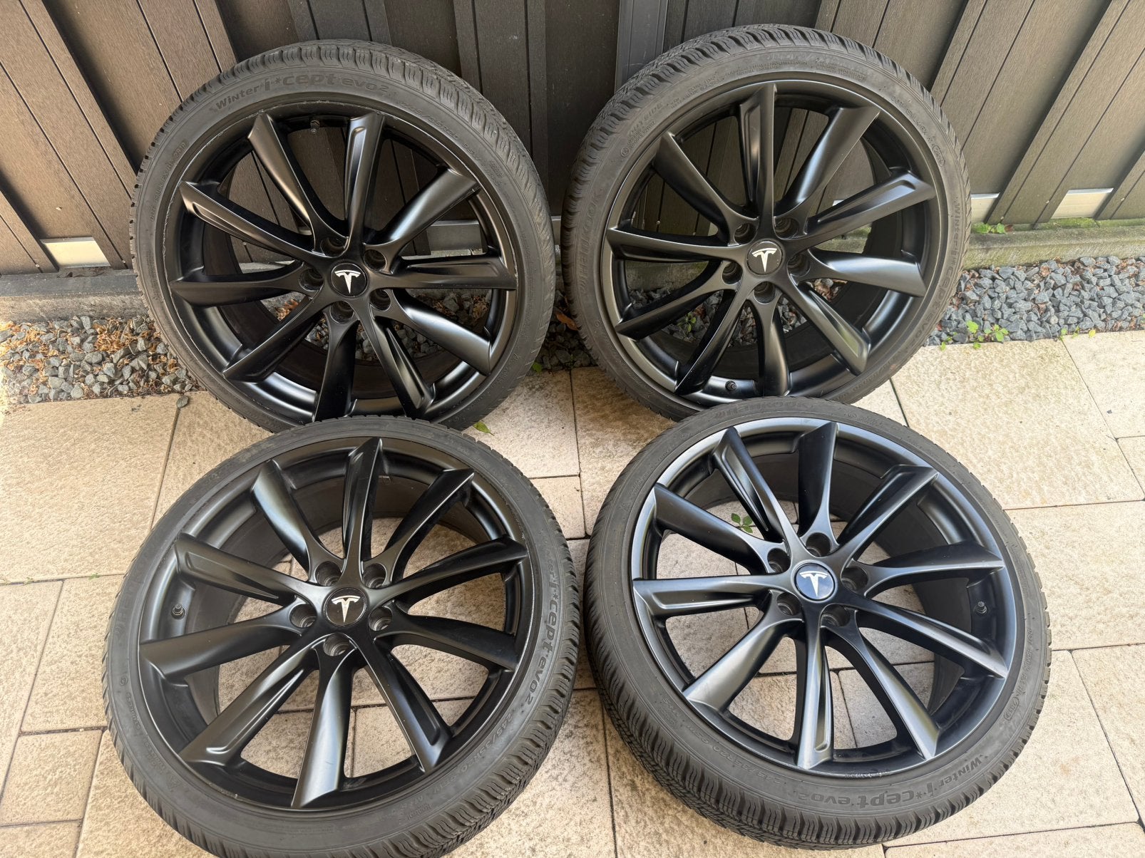 Tesla Model 3 Performance 20" velgen + Hankook winterbanden, Auto-onderdelen, Ophalen, 245 mm, Banden en Velgen, Winterbanden