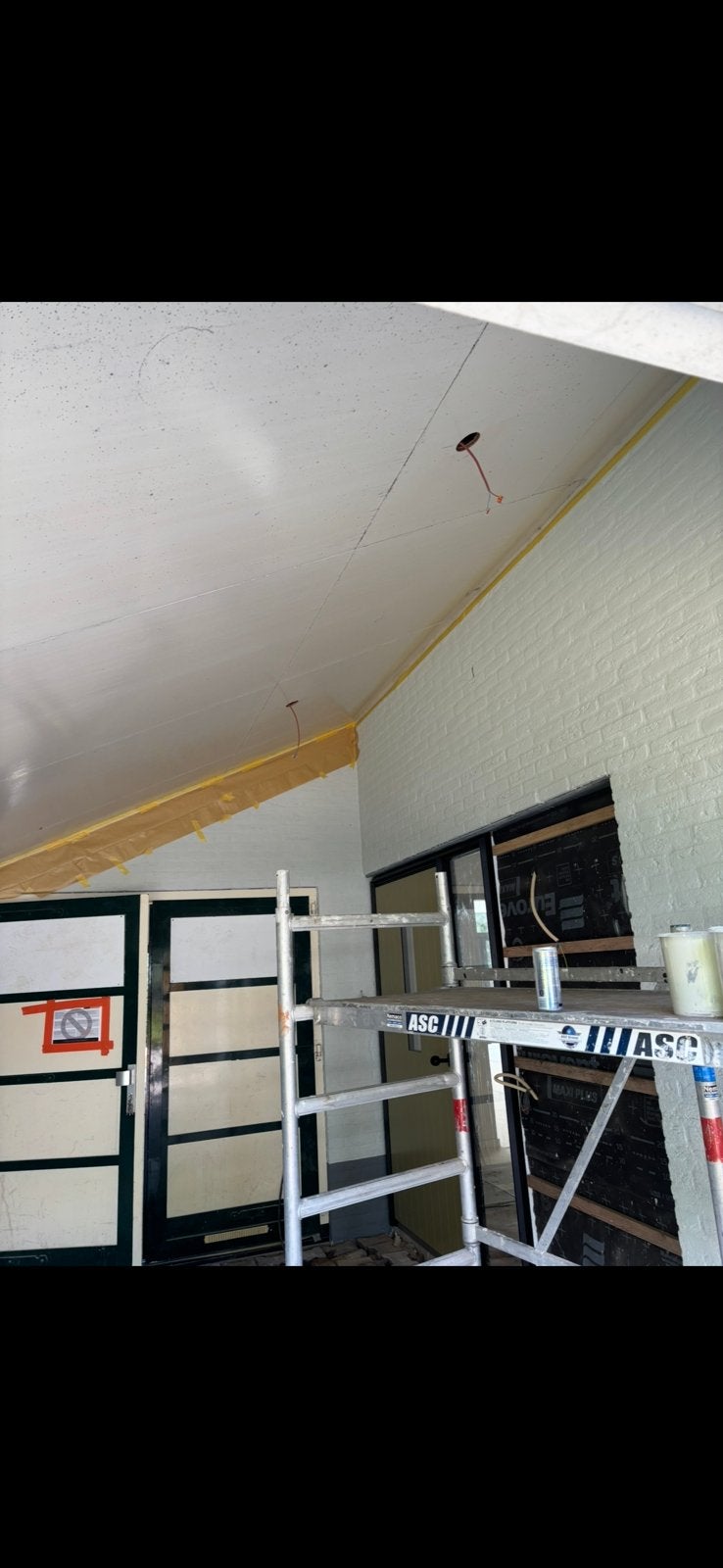 Hoogwaardige Schilder in twente, Dieren en Toebehoren, Vogels | Hokken en Kooien, Ophalen of Verzenden, Zo goed als nieuw, Hout