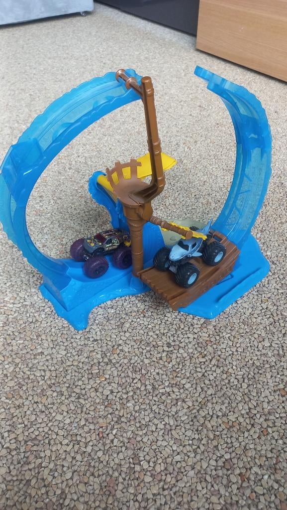 HOTWHEELS MONSTERJAM Looping-baan + 2 auto's, Ophalen of Verzenden, Zo goed als nieuw