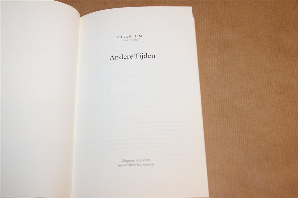 Andere Tijden — Recente Geschiedenis, NPS & VPRO, Ophalen of Verzenden, Gelezen, Europa