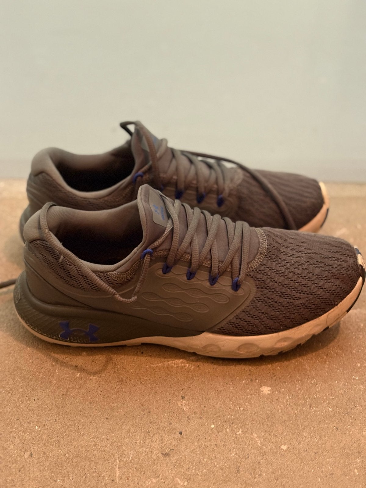 Under Armour sneakers maat 42, Ophalen of Verzenden, Gedragen, Overige kleuren, Sneakers of Gympen