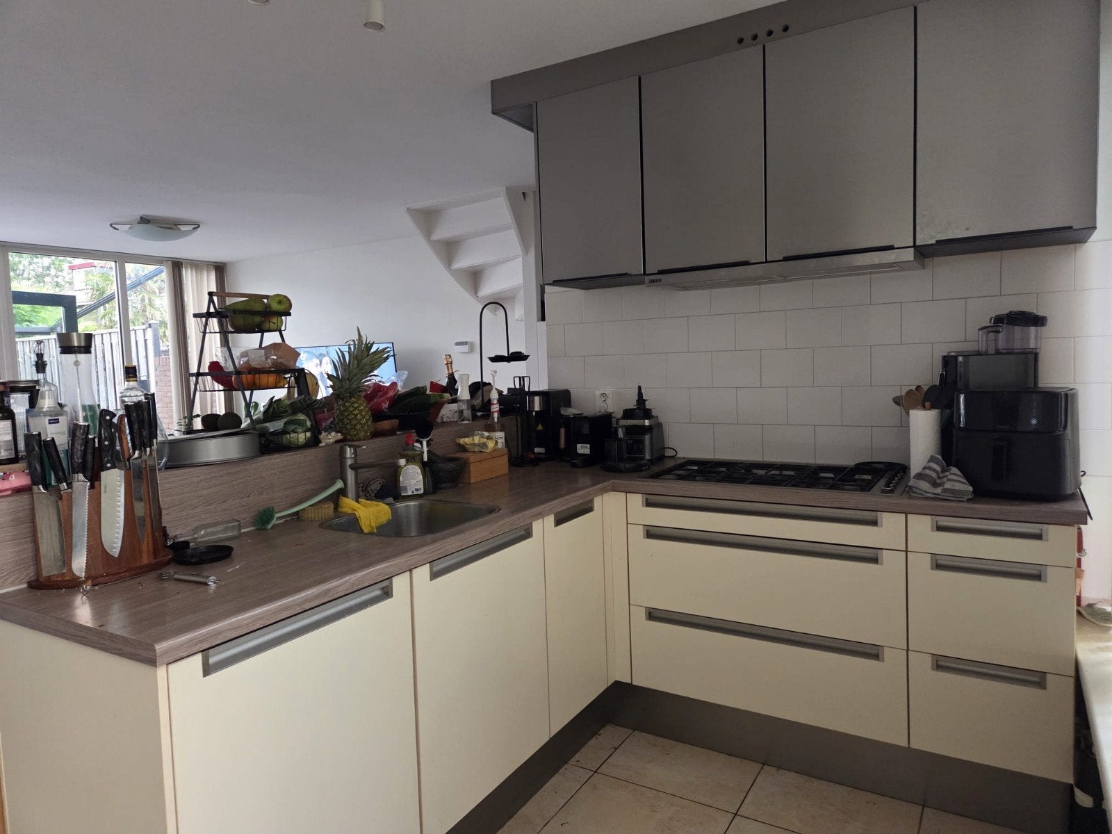 Complete Hoekkeuken met Inbouwapparatuur, Huis en Inrichting, Ophalen, Hoekkeuken, Zo goed als nieuw, Crème