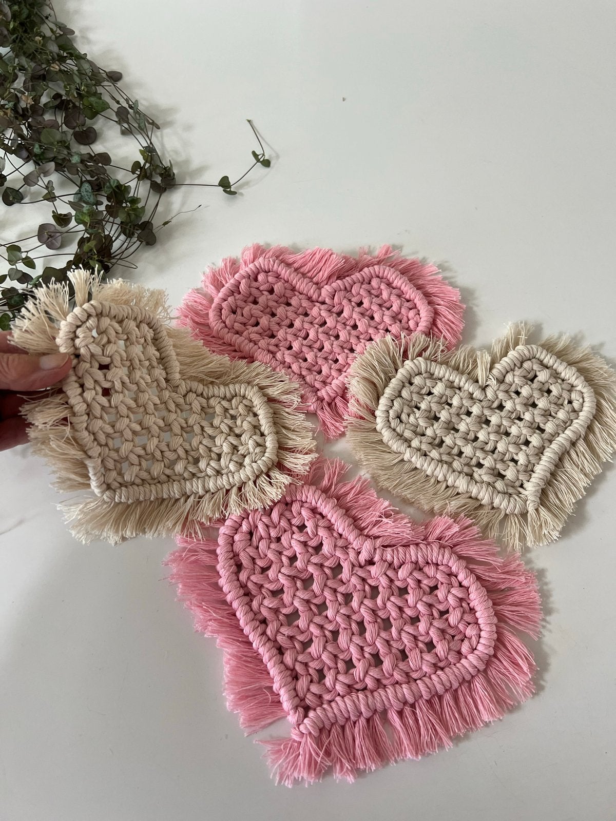 Handgemaakte Macramé Onderzetters - Hartvormig, Huis en Inrichting, Woonaccessoires | Overige, Meerkleurig, Boho, Nieuw, Ophalen of Verzenden