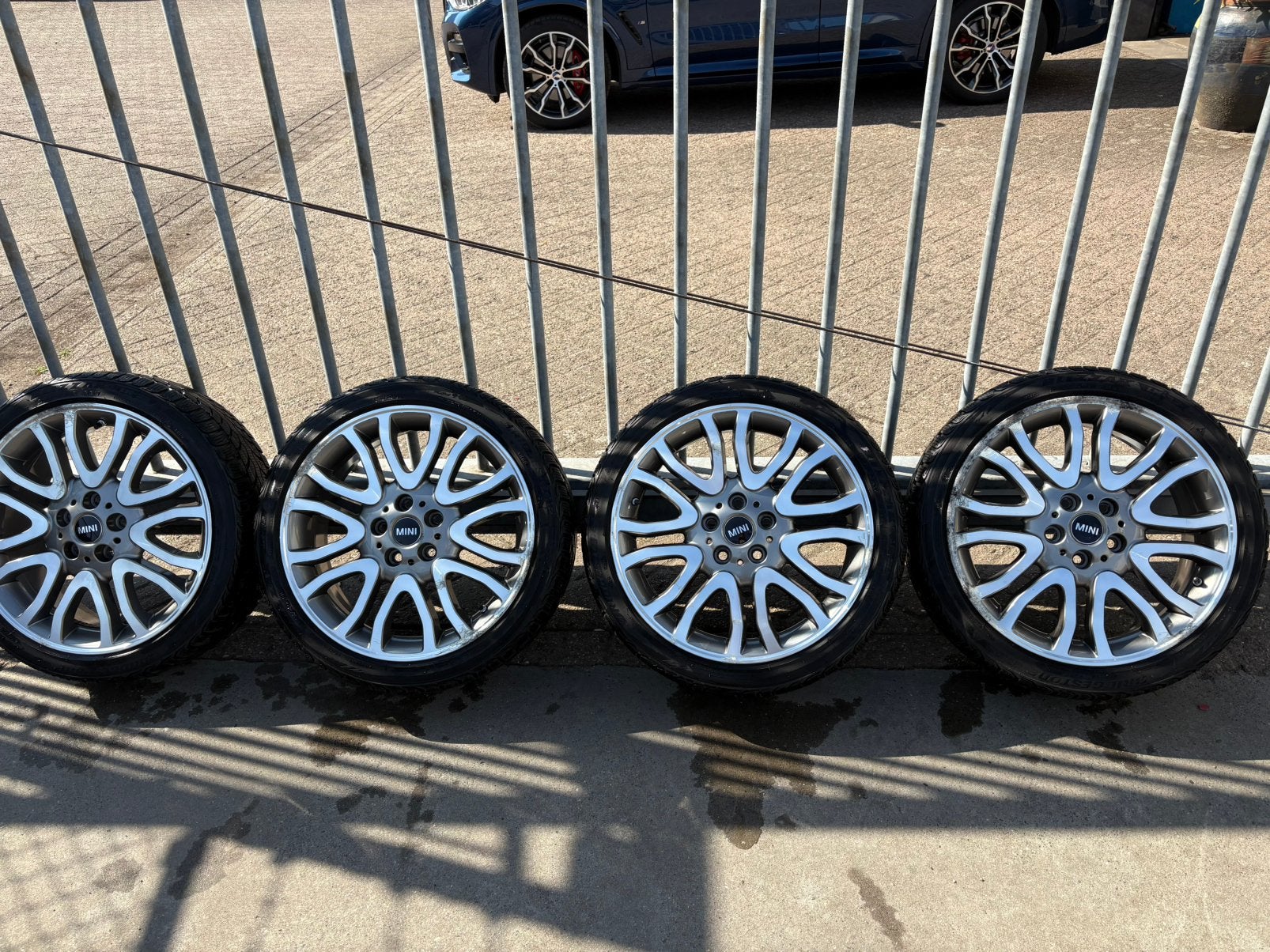 18 Inch winterbanden Mini, Auto-onderdelen, Banden en Velgen, Ophalen, 18 inch, 215 mm, Winterbanden