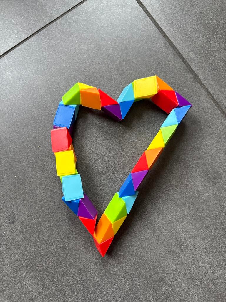 Rubik's Slang Puzzel - Kleurrijk en Flexibel, Ophalen of Verzenden, Zo goed als nieuw, Puzzelen