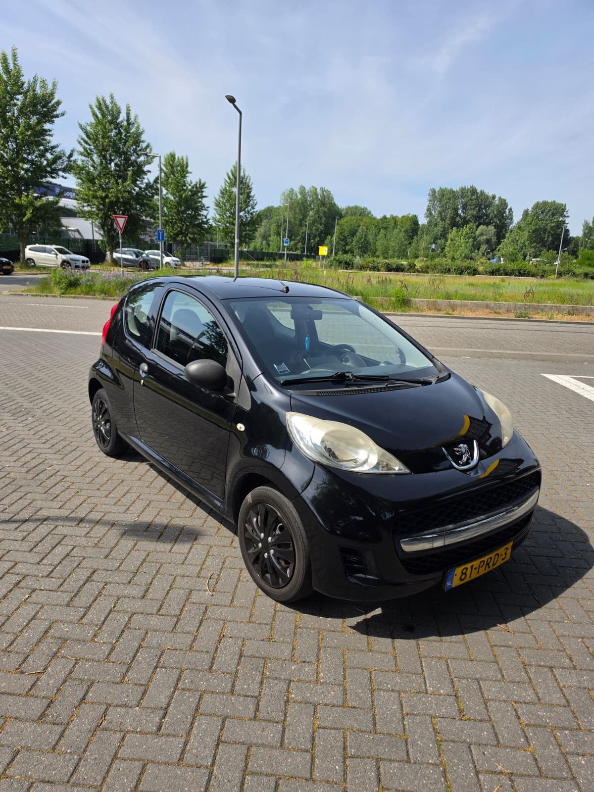 Peugeot 107 1.0 12V APK 07-2027 APPLE CARPLAY ANDROID AUTO, Voorwielaandrijving, Stof, 4 stoelen, Origineel Nederlands