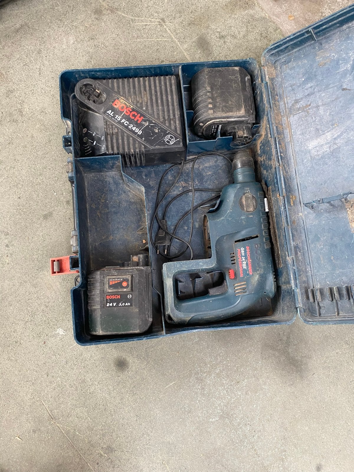 Bosch Boorhamer GBH 24 VRE Professional met Accu en Lader, Boor- en/of Breekhamer, Ophalen of Verzenden, Klopboormechanisme, Gebruikt