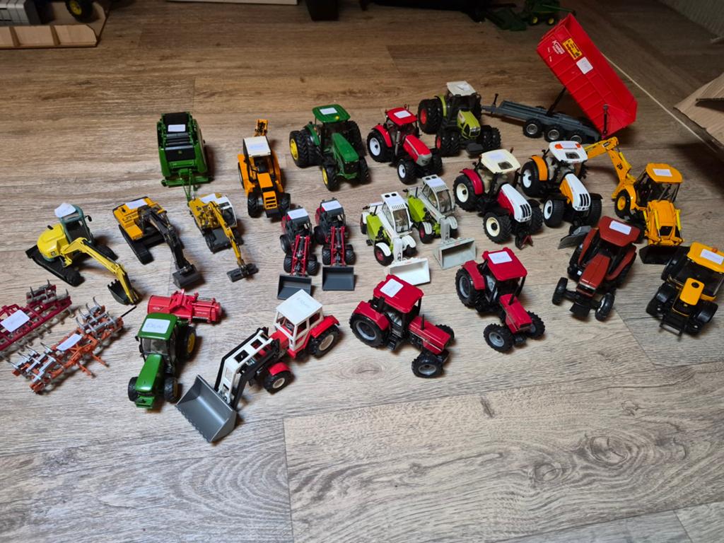 Schaalmodellen 1:32 - Diverse  €20 per stuk, Overige merken, Tractor of Landbouw, Ophalen of Verzenden