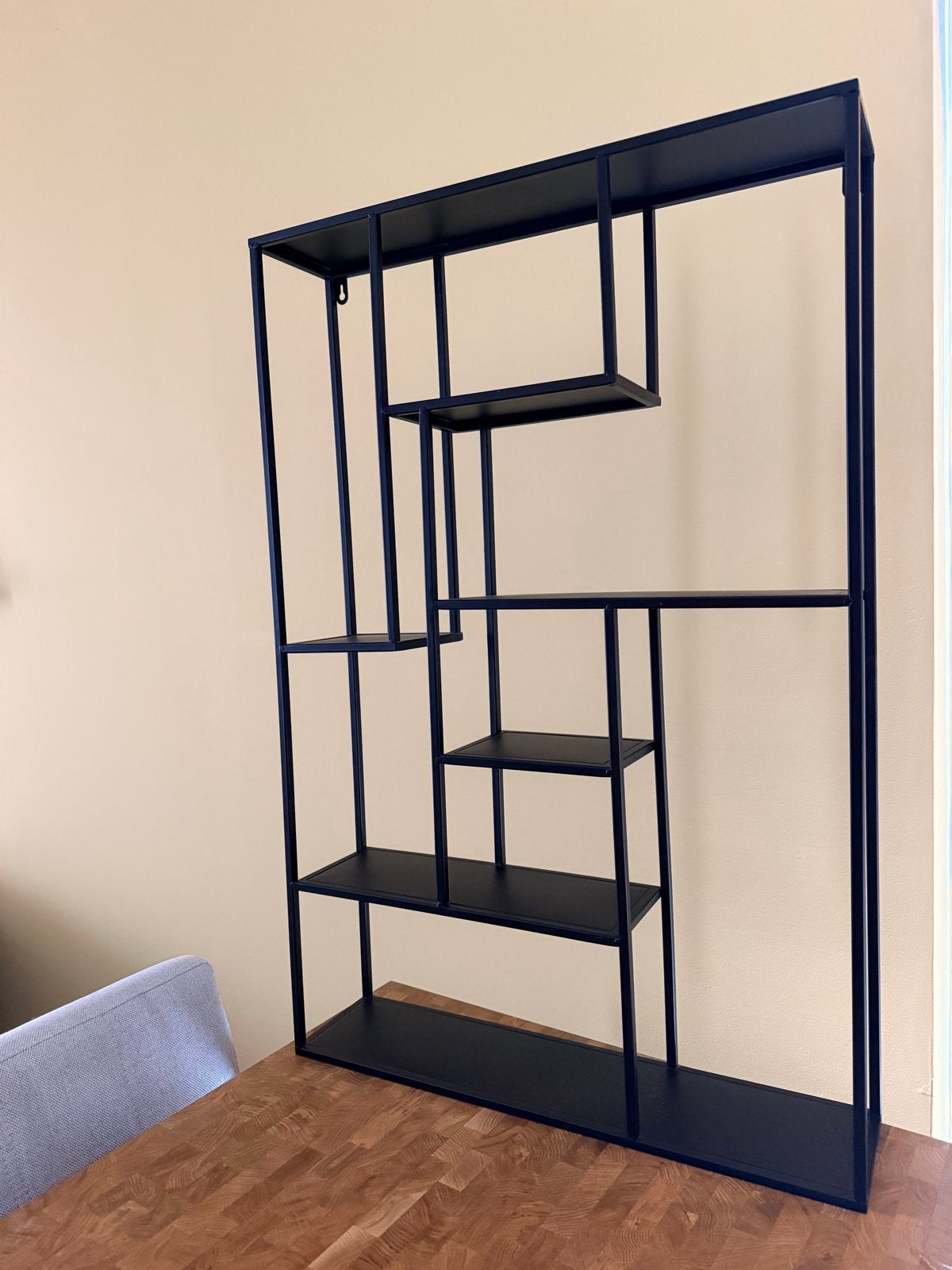 Zwart metalen wandrek 60x90x14cm, Ophalen, Zo goed als nieuw