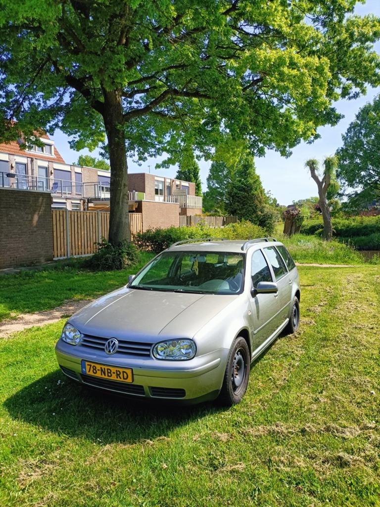 Volkswagen Golf 1.6 Variant 2003 MOET WEG, 4 cilinders, Handgeschakeld, 104 pk, 57 €/maand