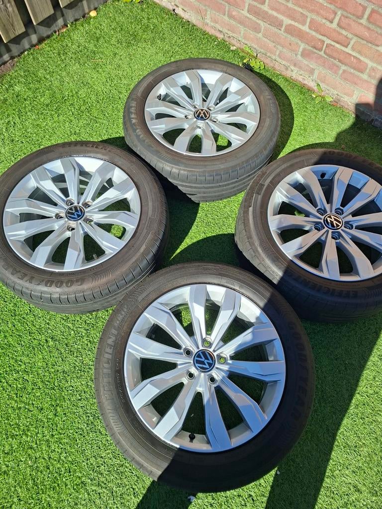 Volkswagen T-Roc 17 inch velgen met Goodyear zomerbanden, Auto-onderdelen, Ophalen, Banden en Velgen, 17 inch, Personenwagen