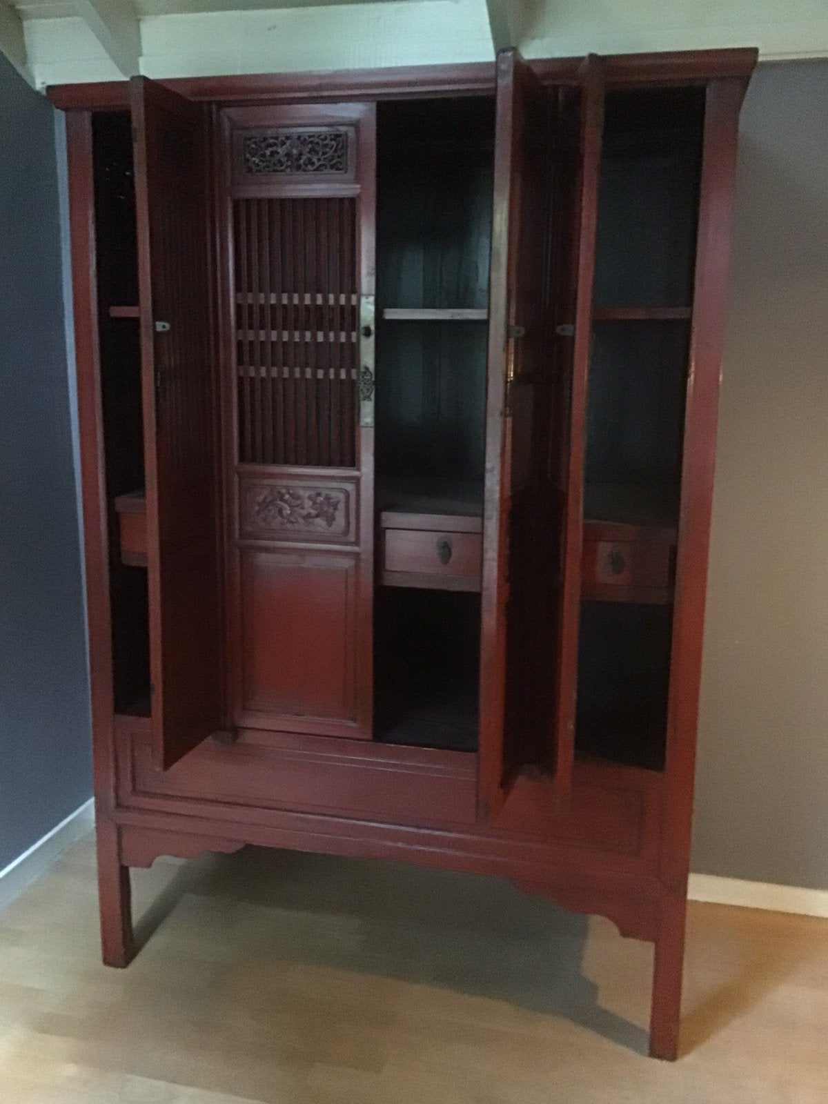 Chinese kast rood, Antiek en Kunst, Ophalen