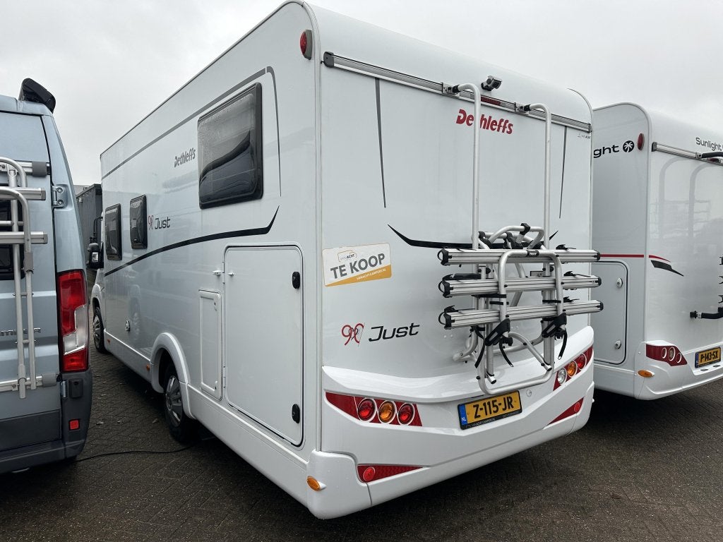 Dethleffs Just 7052 DBM dakairco, Caravans en Kamperen, Ringverwarming, Dethleffs, L-zit, Half-integraal