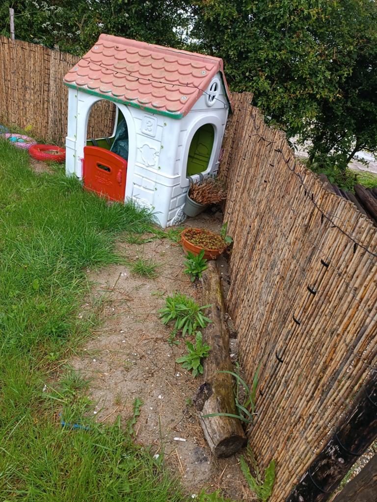 Plastic speelhuisje gratis af te halen, Kinderen en Baby's, Speelgoed | Buiten | Speelhuisjes, Ophalen, Gebruikt, Kunststof