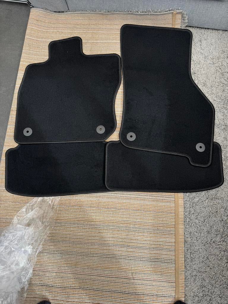 Originele VW golf 8 automatten zwart, Auto diversen, Automatten, Nieuw, Ophalen of Verzenden