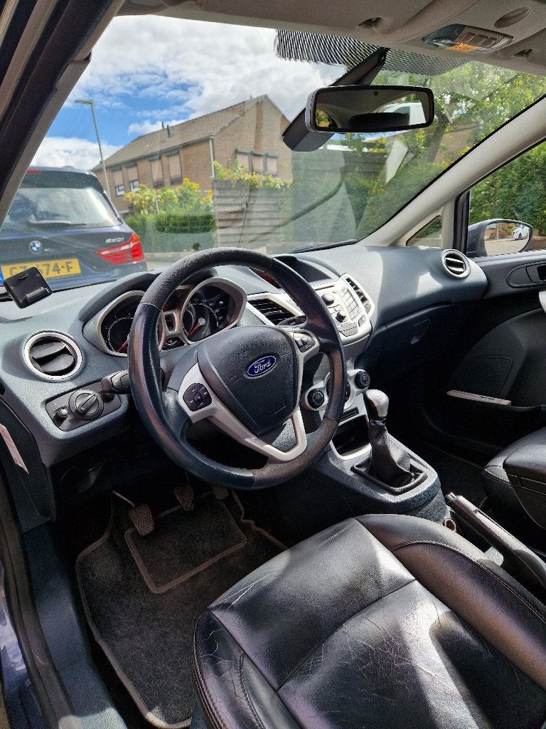 Ford Fiësta 1.25, 3DR 2010. Nieuwe Distr.riem + All season., Auto's, Voorwielaandrijving, 600 kg, 4 cilinders, Origineel Nederlands