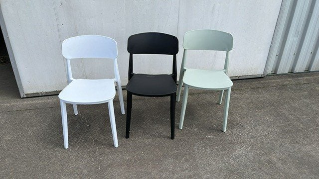4 stuks horeca terrasstoelen kunststof stapelbaar NIEUW, Huis en Inrichting, Stoelen, Ophalen, Kunststof, Wit, Nieuw