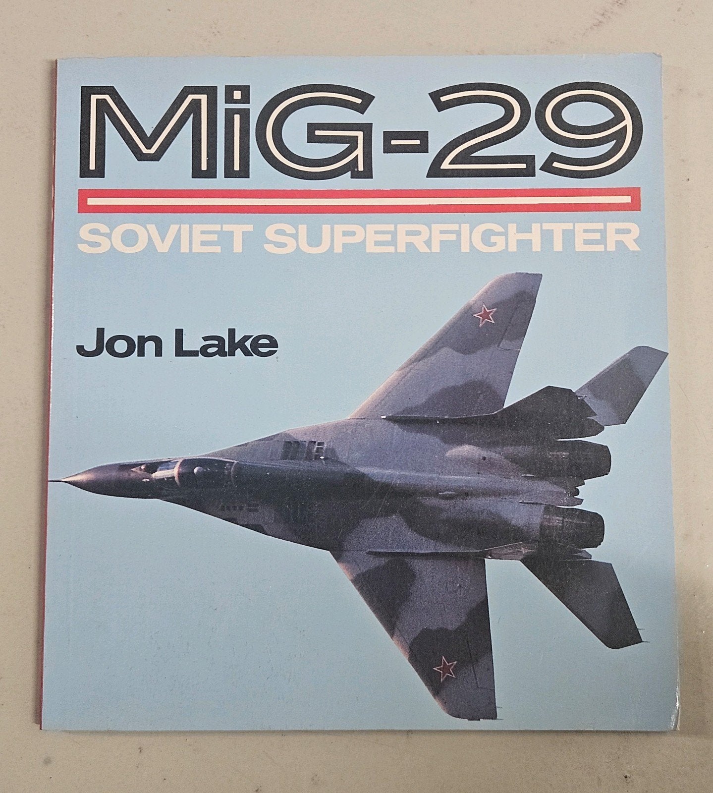 Boek MIG-29, Gelezen, Jon Lake, Ophalen of Verzenden, 1945 tot heden