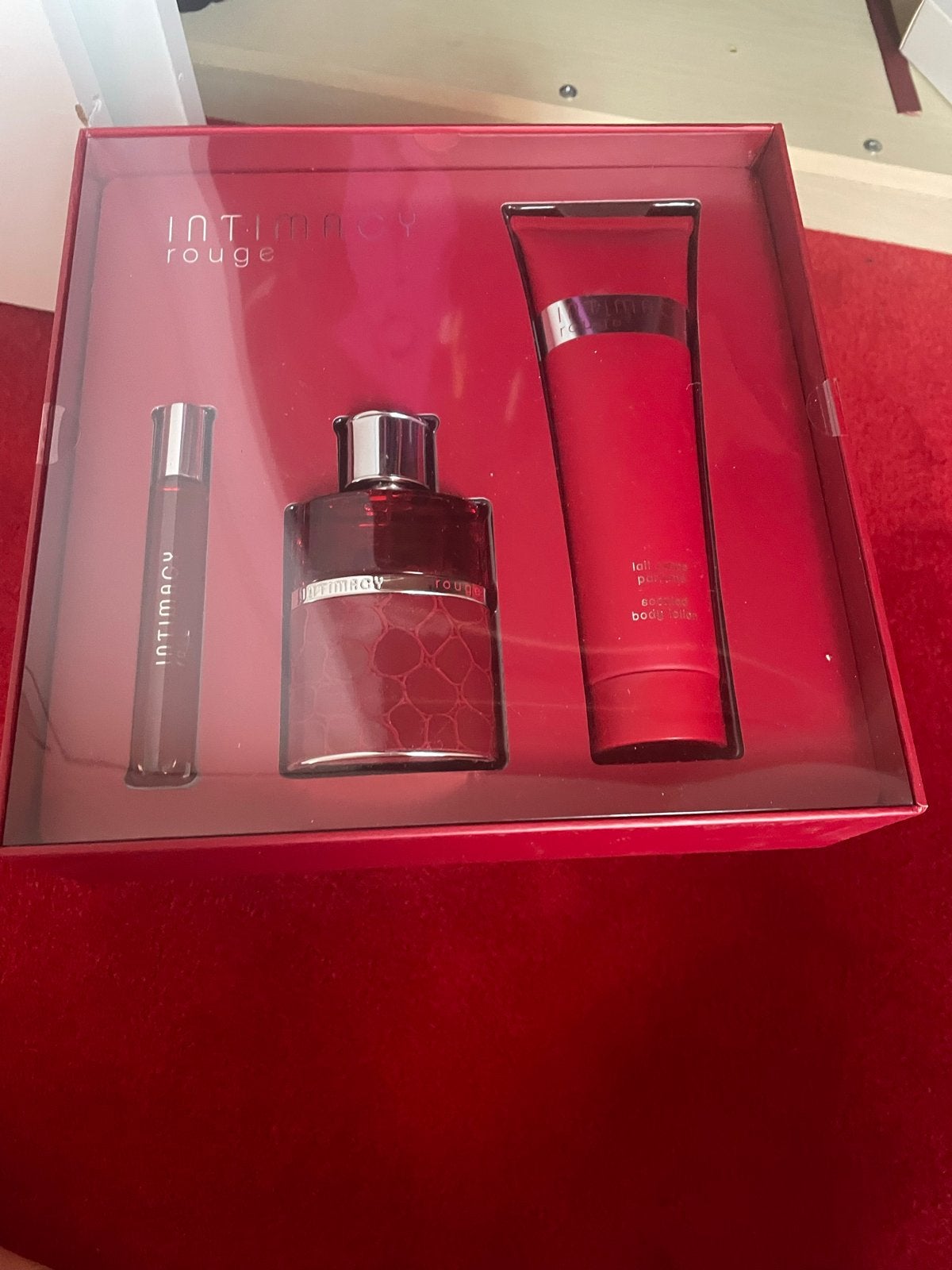 Intimacy Rouge Cadeauset: Parfum, Rollerball & Bodylotion, Ophalen of Verzenden, Nieuw