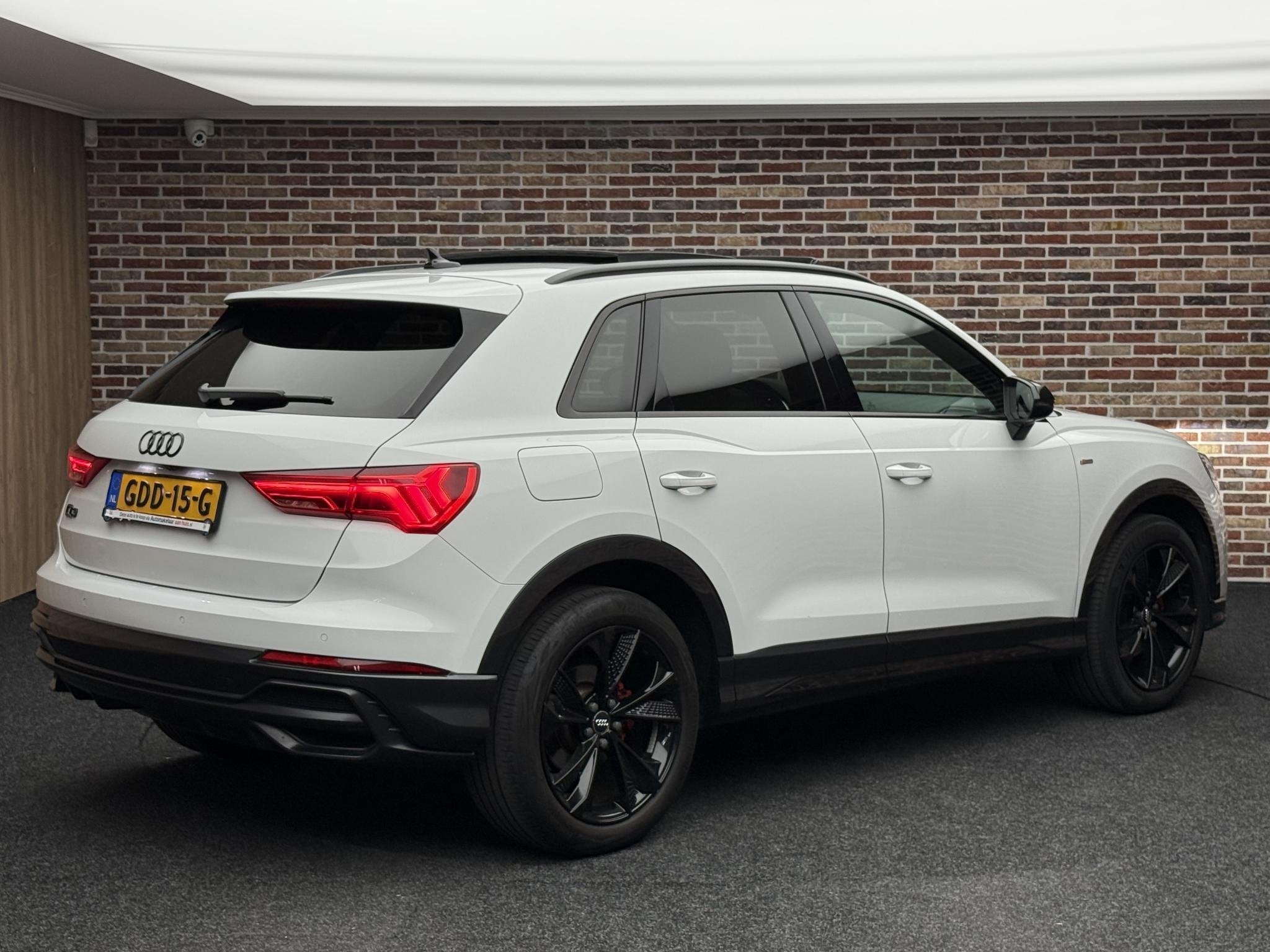 Audi Q3 35 TFSI S Line Pro Line, Auto's, 4 cilinders, 150 pk, Wit, Bedrijf